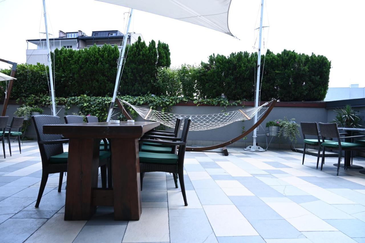 Golden Tulip Zira Belgrade Hotel Buitenkant foto