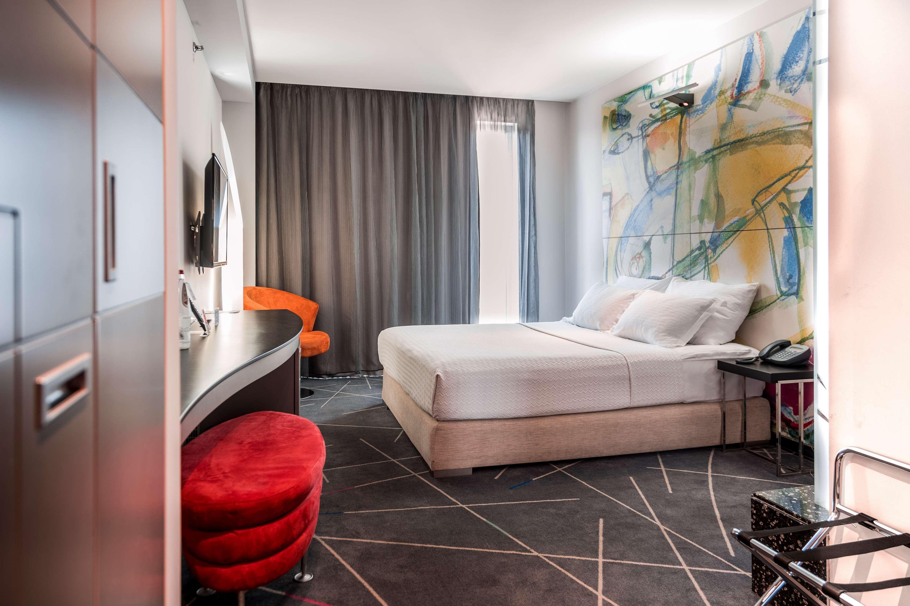 Golden Tulip Zira Belgrade Hotel Buitenkant foto