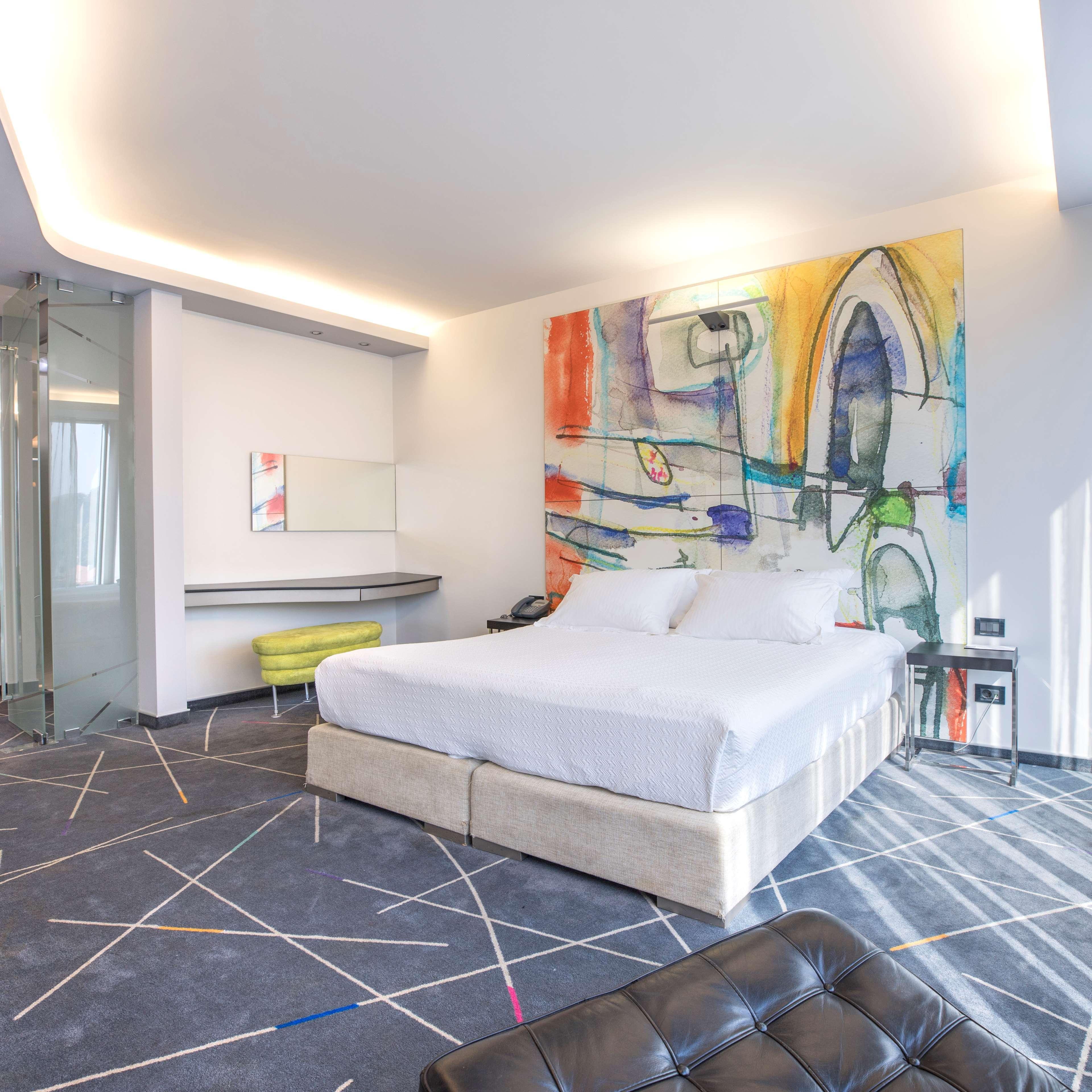 Golden Tulip Zira Belgrade Hotel Buitenkant foto
