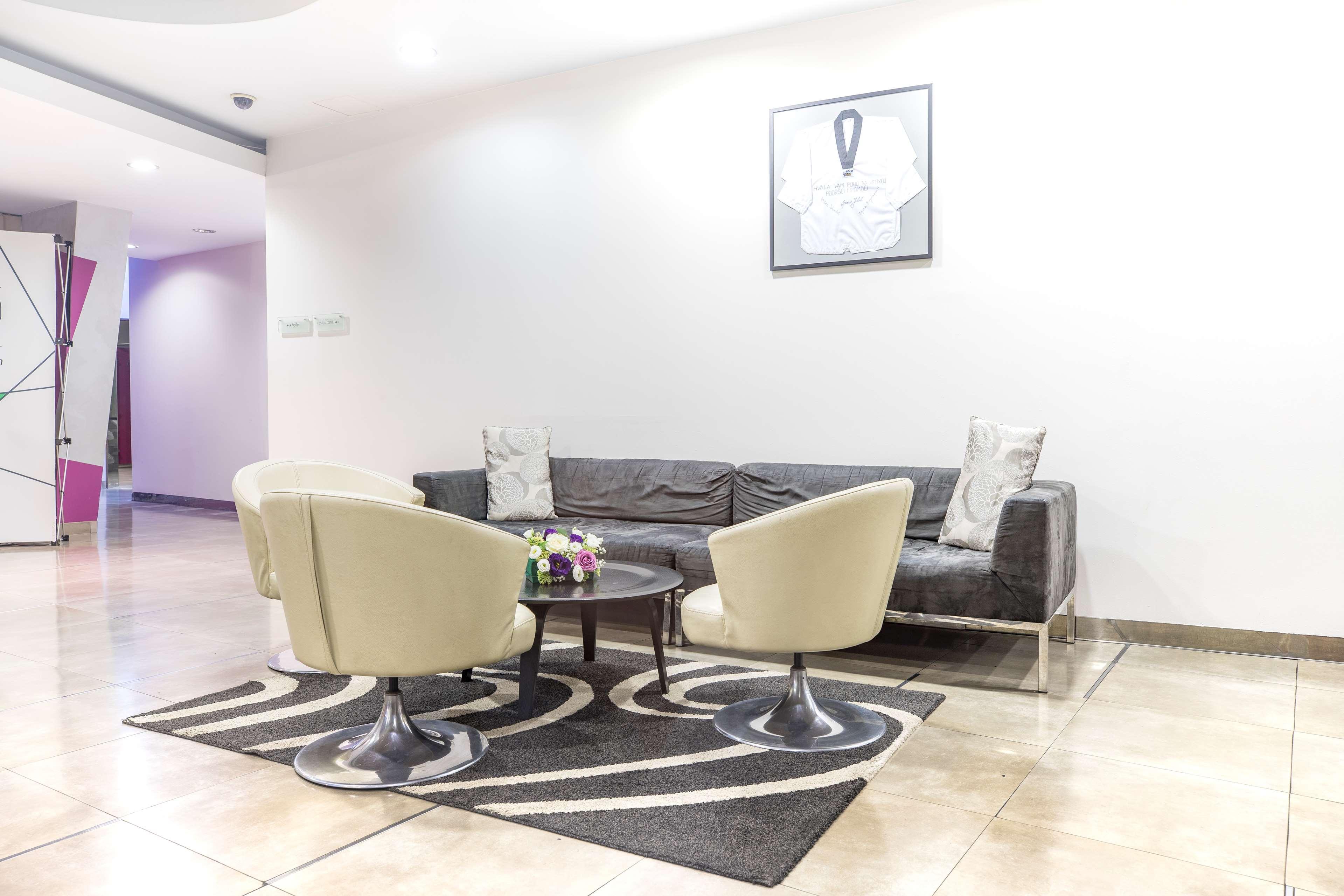 Golden Tulip Zira Belgrade Hotel Buitenkant foto