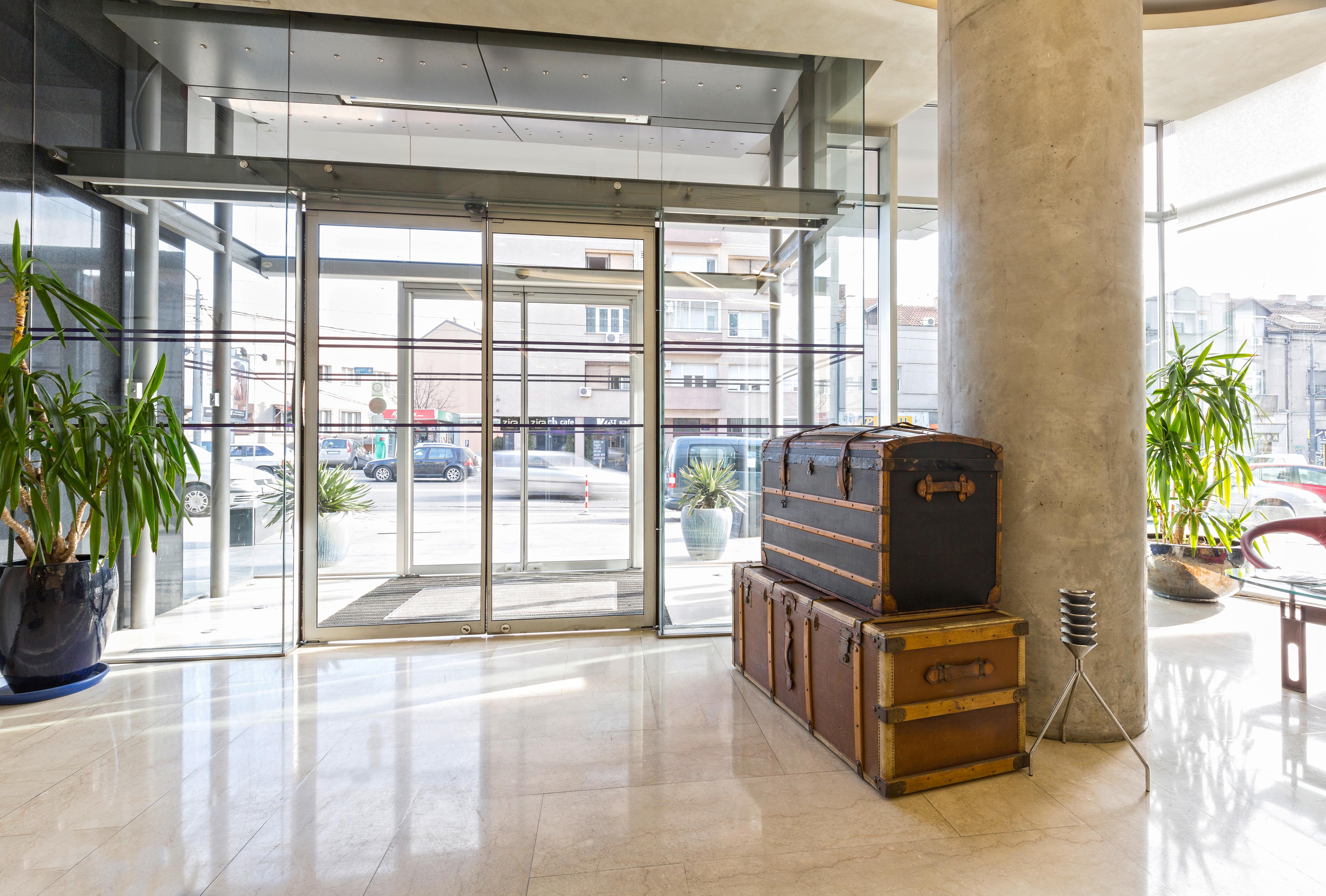 Golden Tulip Zira Belgrade Hotel Buitenkant foto