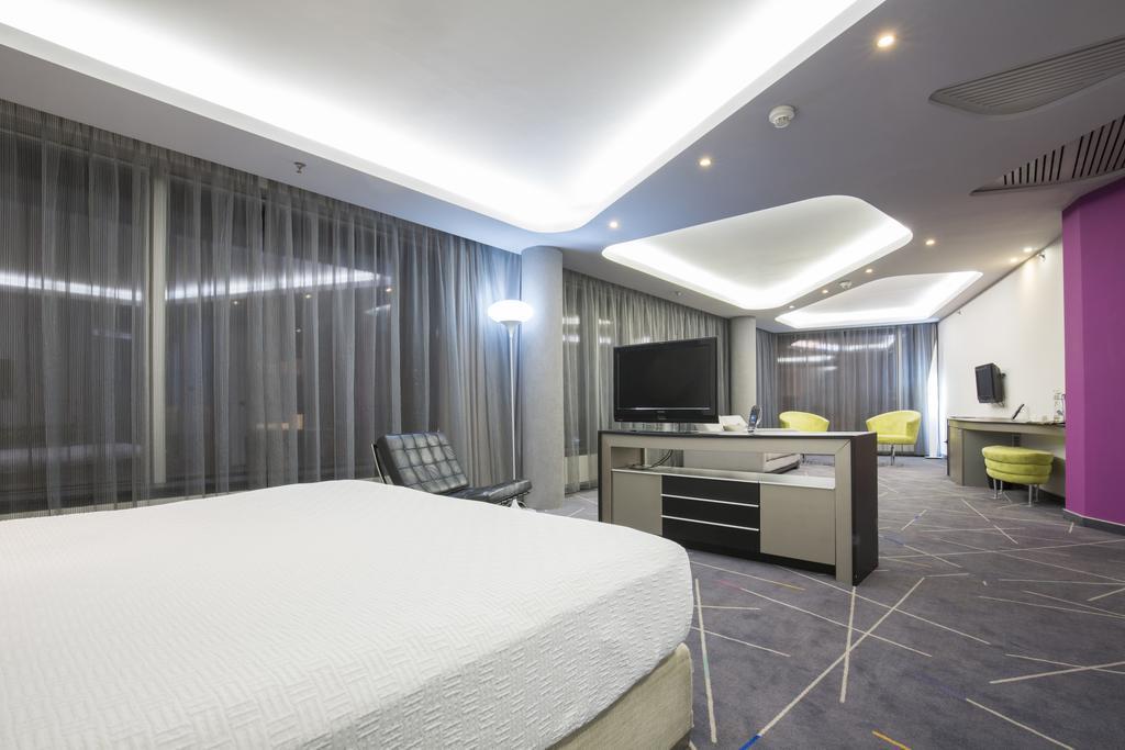 Golden Tulip Zira Belgrade Hotel Buitenkant foto